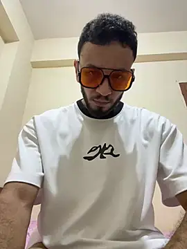 kingtop222 Adlı Modelin Canlı XXX Sohbeti