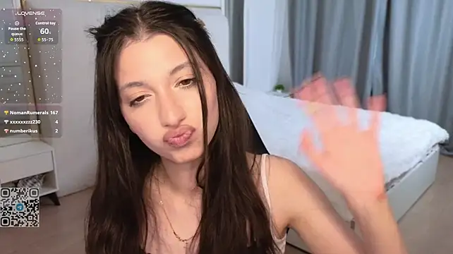 Honeycamillan Live XXX chat