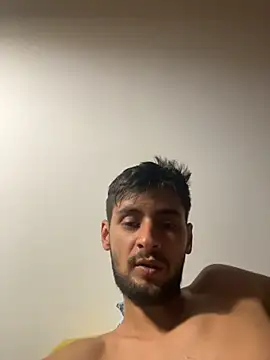 DragosNan Adlı Modelin Canlı XXX Sohbeti