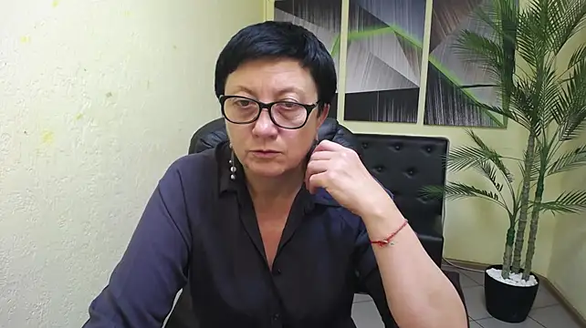 دردشة EmilyL0ve الجنسية المباشرة
