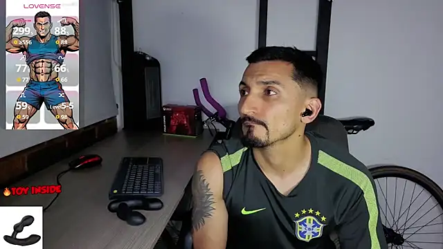 Marck_Muscle élő XXX-chatje