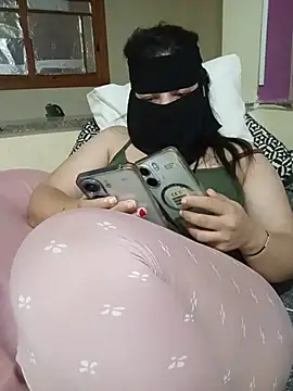 Lara-_-28 Live XXX-Chat