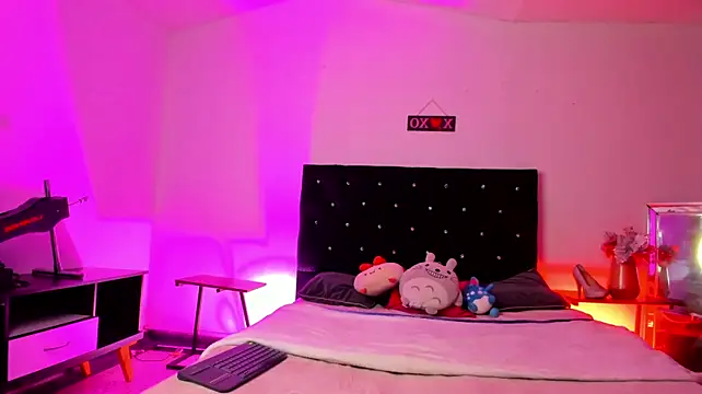 Chat +18 de Ayleen_Mitchell ao vivo