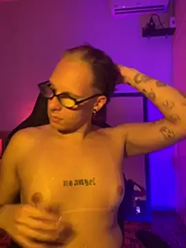 DONZELAFATALJF Chat XXX in diretta