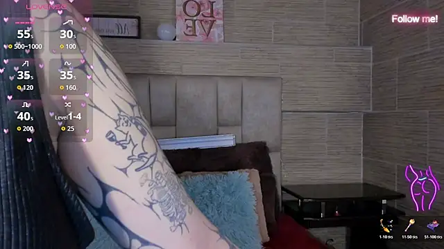 mia_devine_ Adlı Modelin Canlı XXX Sohbeti