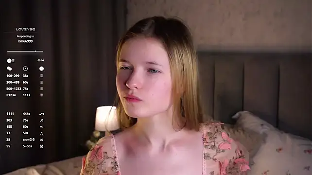 LynHillaire's Live XXX Chat