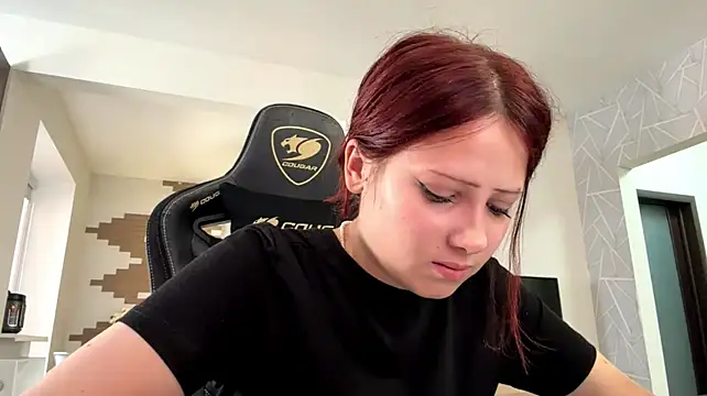 Nikalivan Live XXX chat