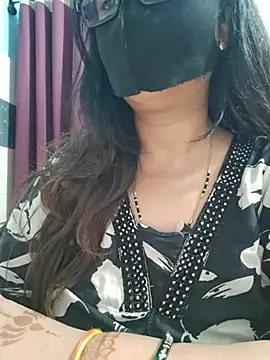 Aishwaryaa_69's Live XXX Chat