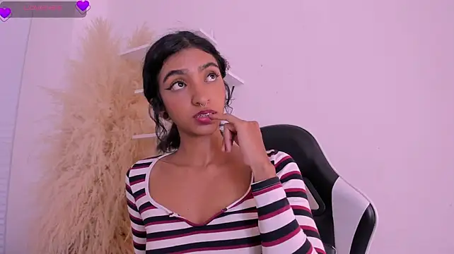 HottieVeroo_'s Live XXX Chat
