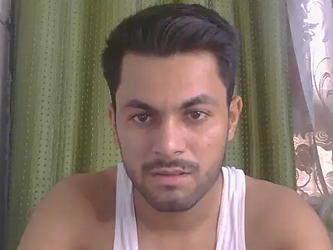 Stubborndesiboy Adlı Modelin Canlı XXX Sohbeti