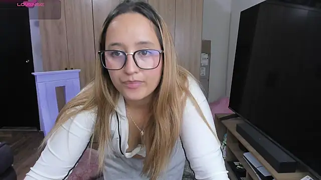 ema_tayyn Live XXX chat