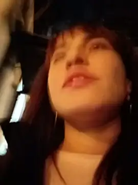 _Luna_Blooms' Live XXX Chat