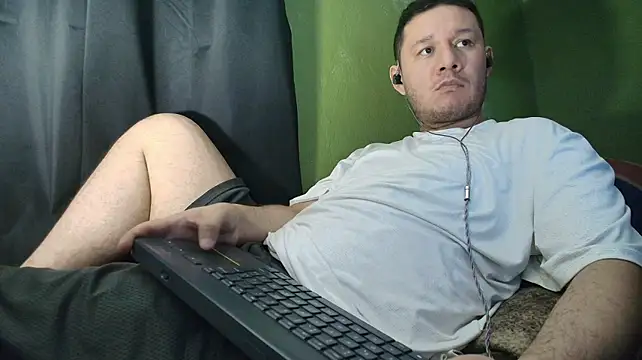 sweet_cock28 লাইভ XXX চ্যাট