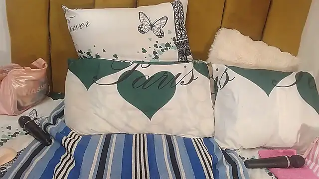 RoundaAssx22 Adlı Modelin Canlı XXX Sohbeti