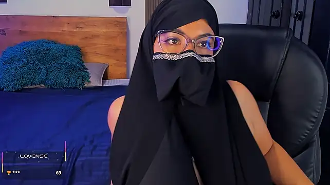kaamari- Live XXX Chat