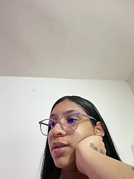 Danaeluxe XXX чат на живо