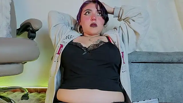 צ'אט XXX  בשידור חי של Blueberry_gothic
