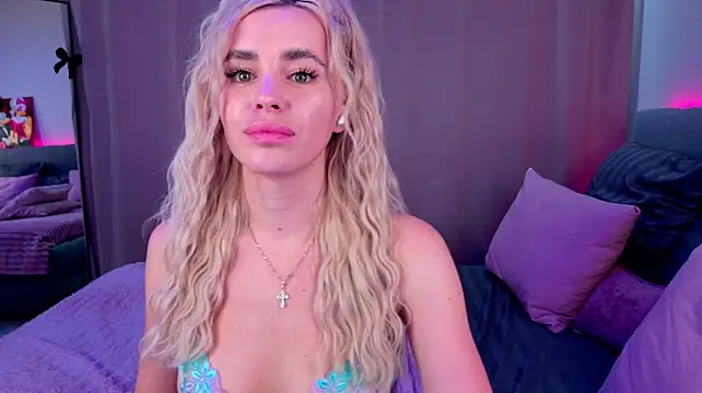 Chatroom XXX en direct de Rossy_X
