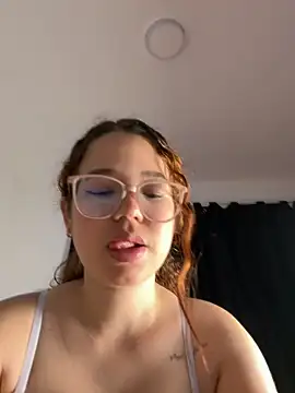 Chat XXX en directo de Lucyklein2022