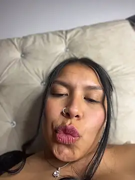 Iam-sophia27 Adlı Modelin Canlı XXX Sohbeti