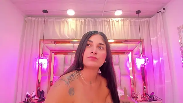 Pertunjukan Kamera Web Francesca_Skuirt
