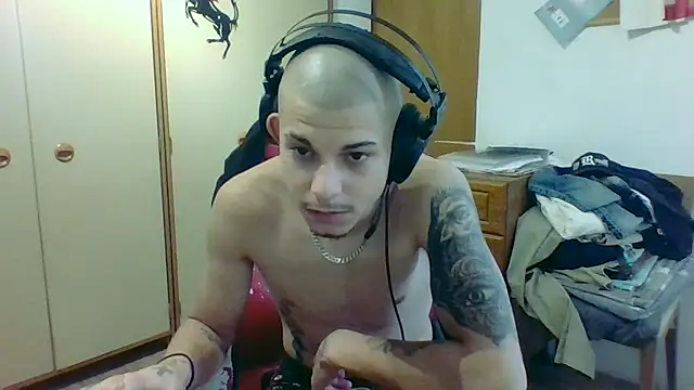 XXX chat uživo modela Akillas
