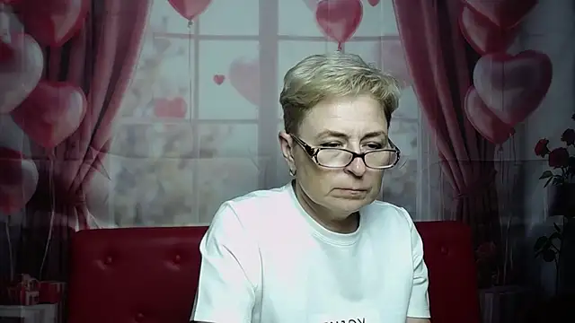 EmiliaGree Adlı Modelin Canlı XXX Sohbeti