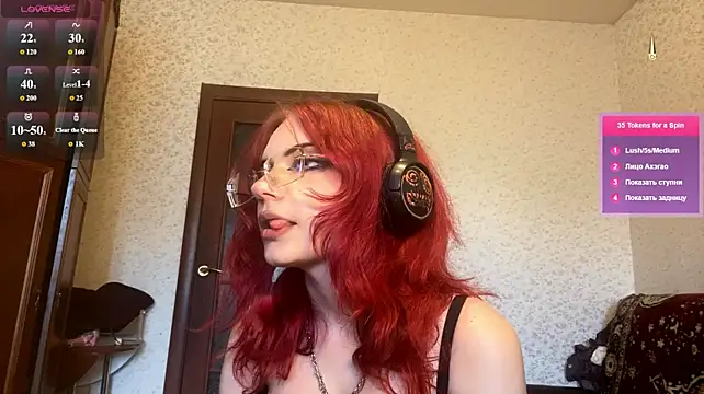 Živý XXX chat RedKittySquirrel