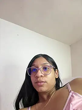 Danaeluxe XXX чат на живо