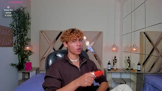 دردشة Anyelo_Twink الجنسية المباشرة