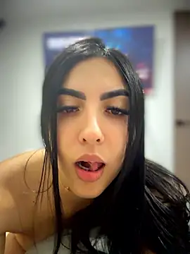 Show modela I_AM_SOPHIE_ na web-kameri