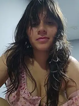 Chat +18 de Kitty_Kalifa ao vivo