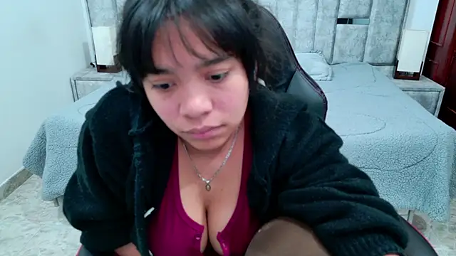 XXX chat uživo modela laureentt_