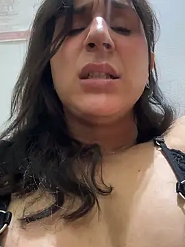 AryloverXn Live XXX chat