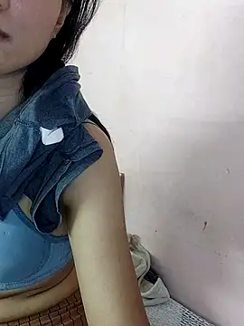 Rayya_4yy élő XXX-chatje