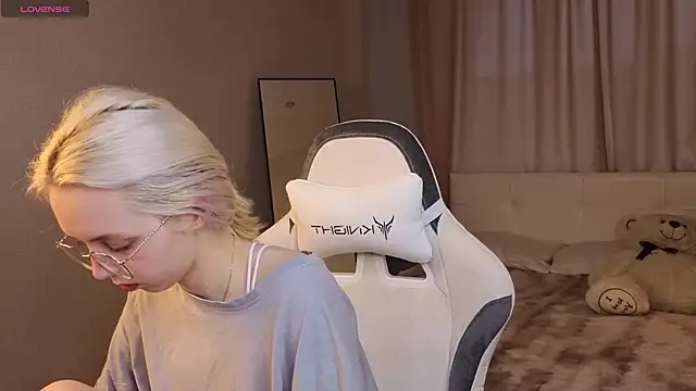 mollyy_snow's Live XXX Chat