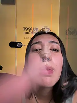 Hannahoff élő XXX-chatje