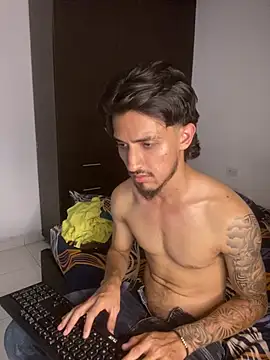Chat XXX en directo de Kriss_Edwards