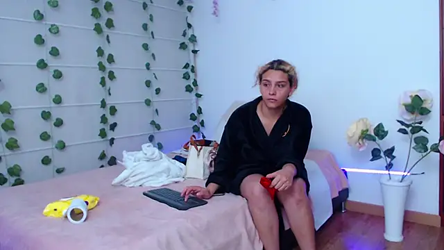 Sarabubbie's Live XXX Chat