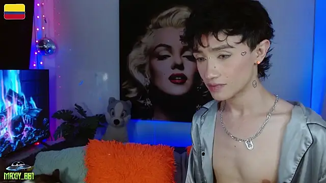 maxiy_001 Adlı Modelin Canlı XXX Sohbeti