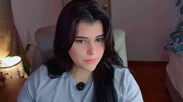 Nannicutee: απευθείας συνομιλία ΧΧΧ