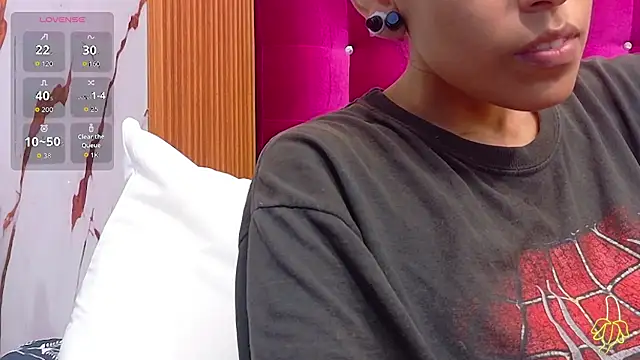 yourcuteneighbourr Live XXX-Chat