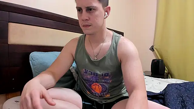 Chat +18 de KendricTorres ao vivo