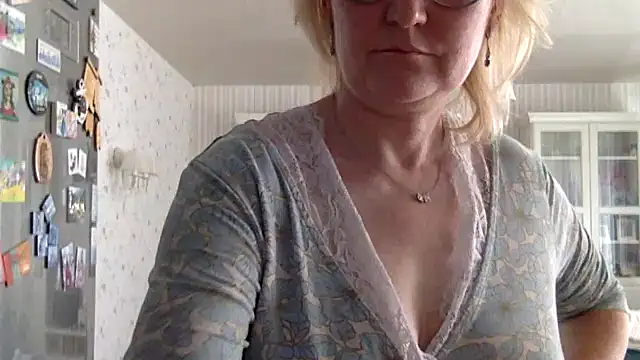 Zeyona Adlı Modelin Canlı XXX Sohbeti