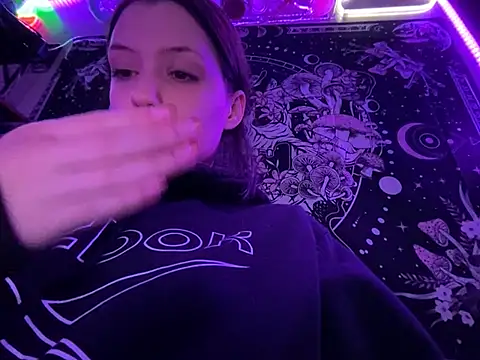 แชท XXX สดของ Lilactease