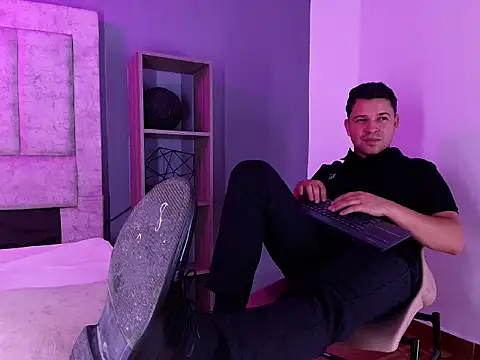 Hey_Noaah Live XXX-chat