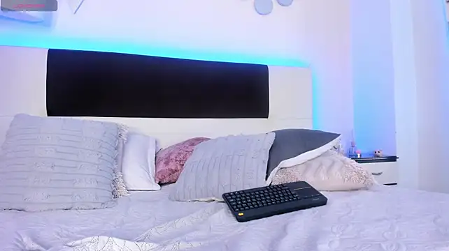 XXX chat uživo modela Sky_Loren