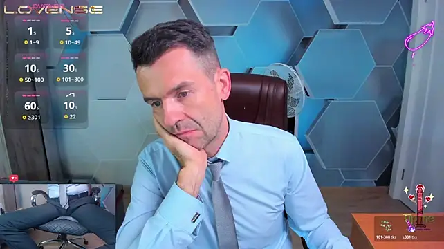 SteveTiger live XXX chat