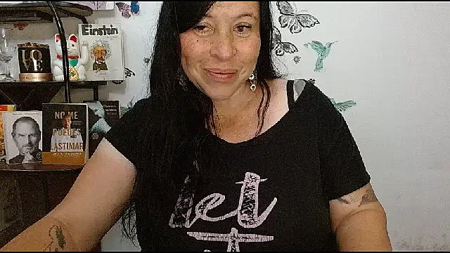 צ'אט XXX בשידור חי של LauraMallioni