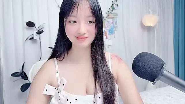 Winnie666999 现场XXX聊天